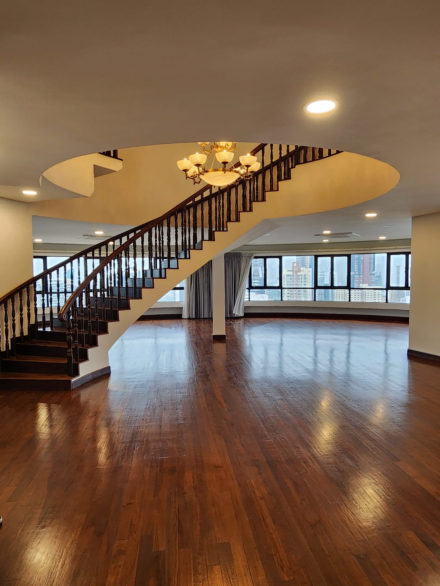 #33-03 Penthouse