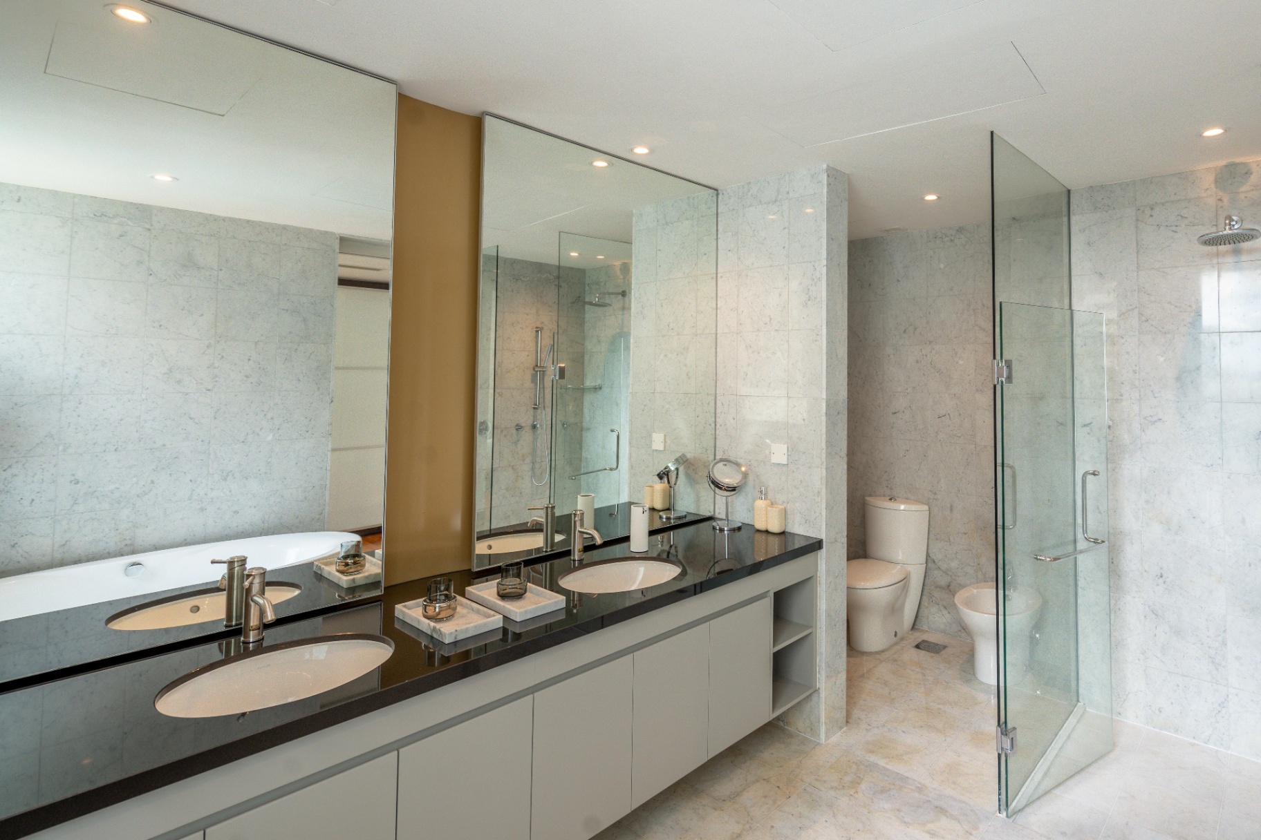 Draycott 8 — his-and-hers vanity master bathroom